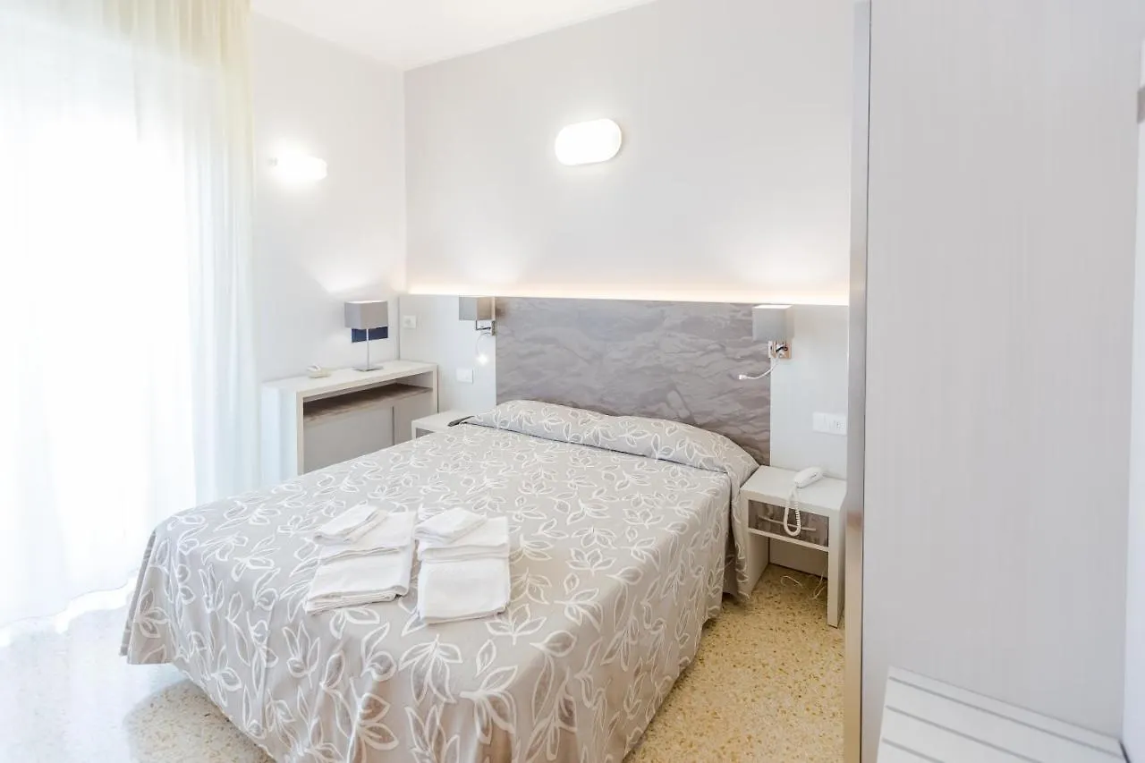 Hotel Bagli - Cristina Rimini 3*,