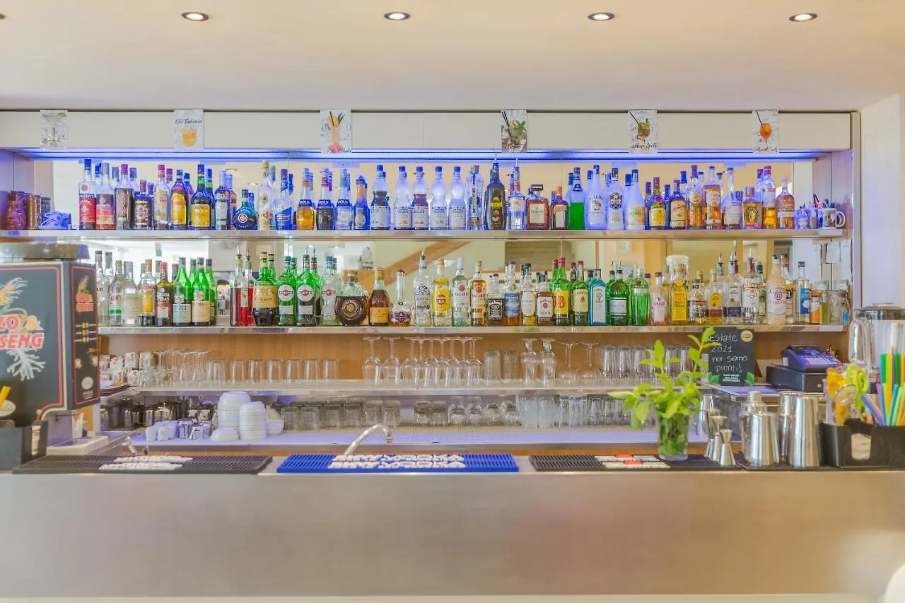 Hotel Bagli - Cristina Rimini 3*,